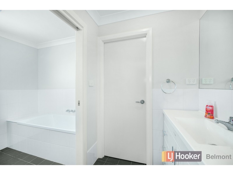 18/247 Warners Bay Road, Mount Hutton NSW 2290