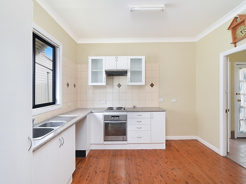 7 Gen Street, Belmont NSW 2280