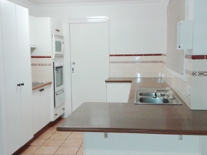 8 Kimbarra Close, Floraville NSW 2280