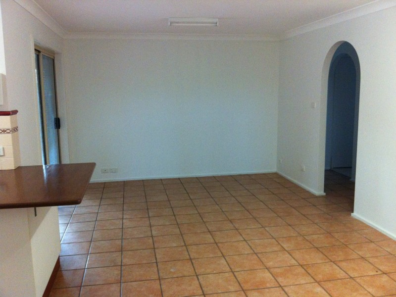 8 Kimbarra Close, Floraville NSW 2280
