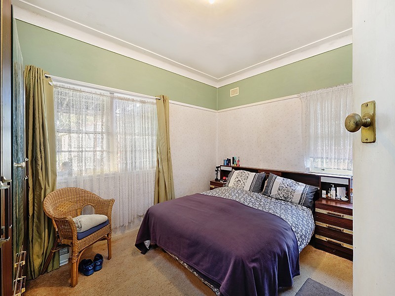 43 Livingstone Street, Belmont NSW 2280