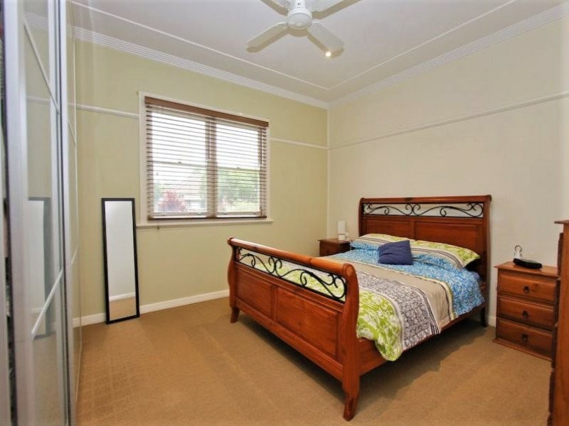 14 Hitchcock Avenue, Belmont NSW 2280