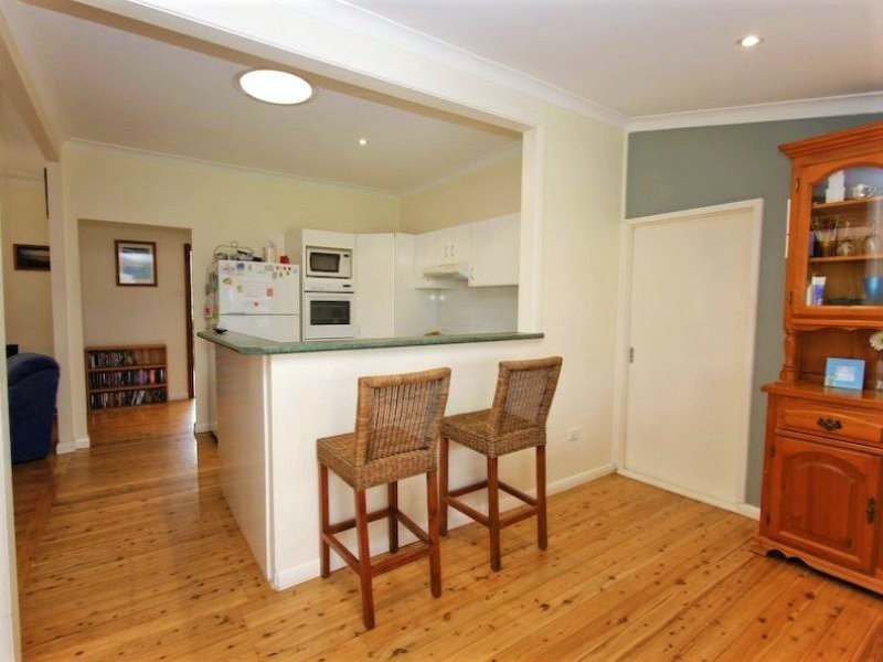 14 Hitchcock Avenue, Belmont NSW 2280