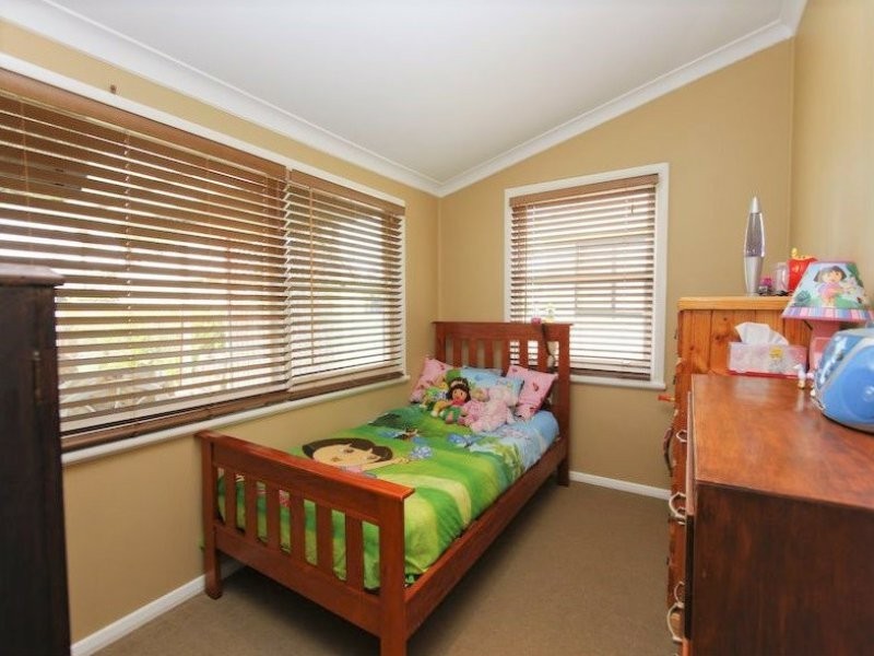 14 Hitchcock Avenue, Belmont NSW 2280