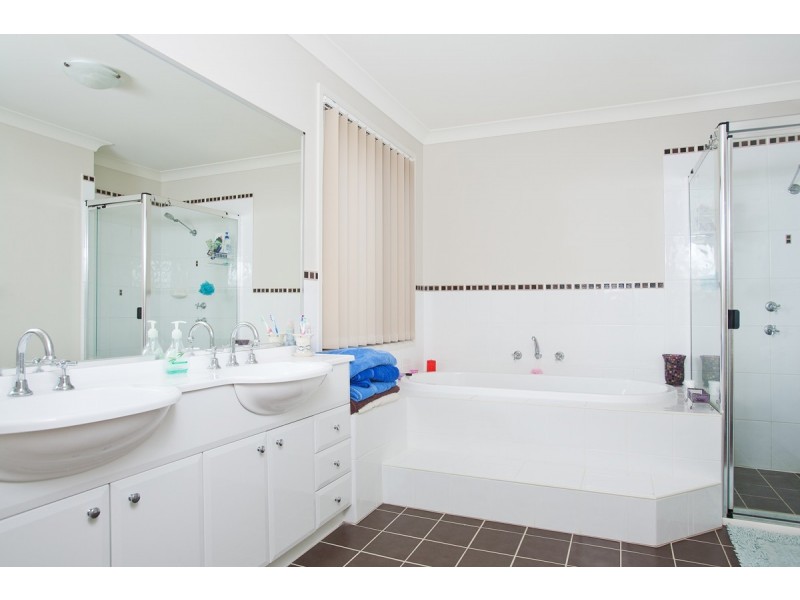 30 John Street, Belmont North NSW 2280