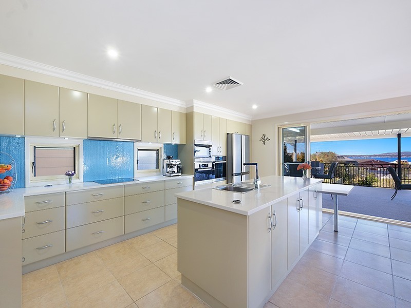 38 Crown Street, Belmont NSW 2280