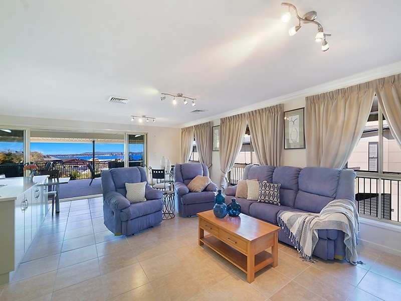 38 Crown Street, Belmont NSW 2280