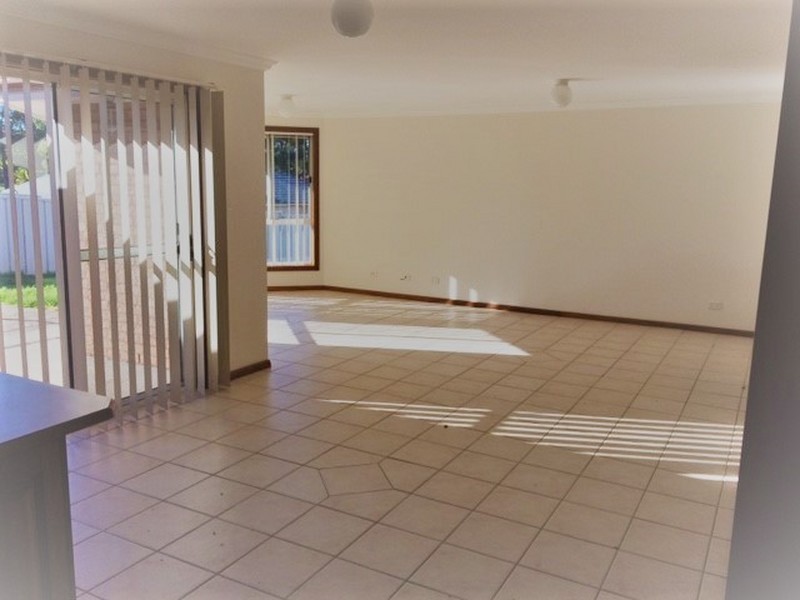 2 Teresa Close, Floraville NSW 2280