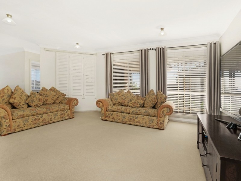 12 Agincourt Crescent, Valentine NSW 2280