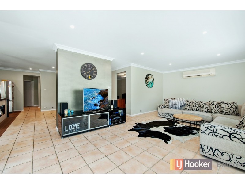 2 Seafarer Close, Belmont NSW 2280