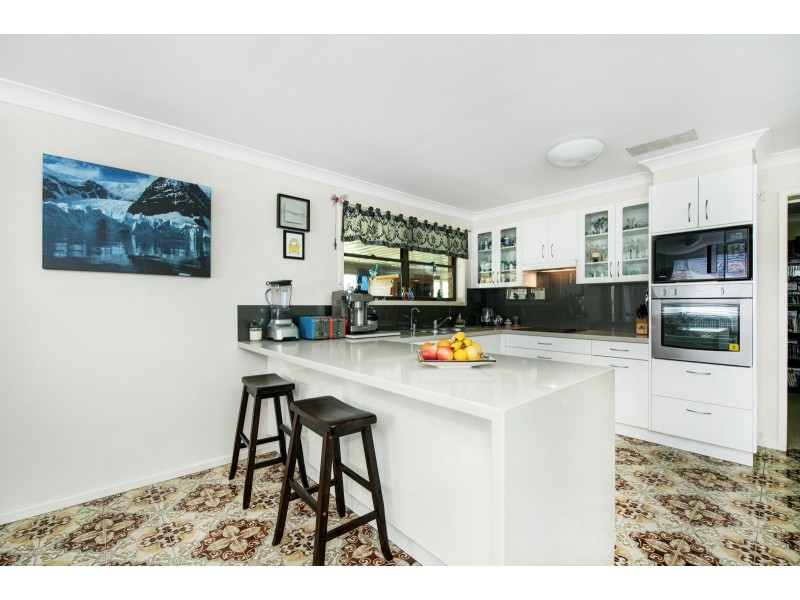 14 Capri Close, Belmont NSW 2280
