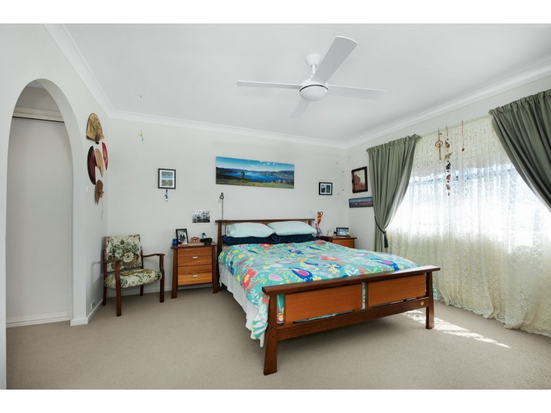 14 Capri Close, Belmont NSW 2280