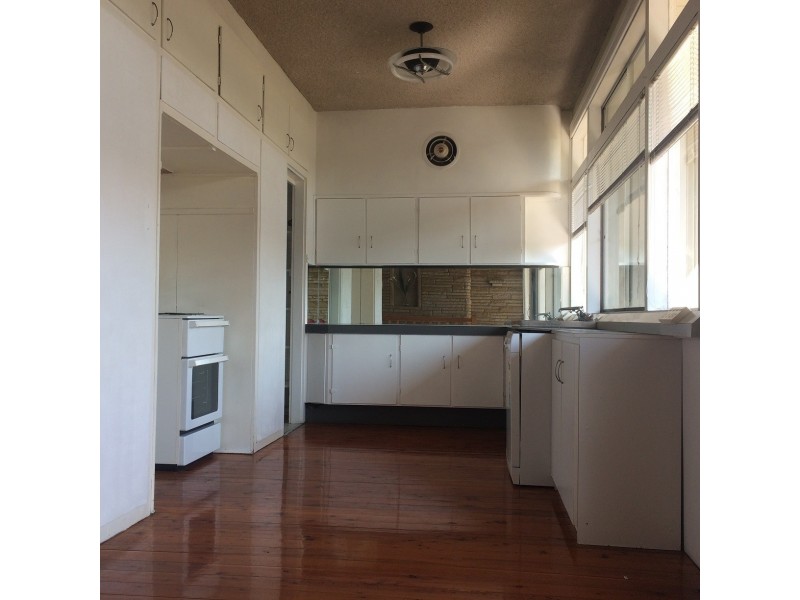 16 Valentine Crescent, Valentine NSW 2280