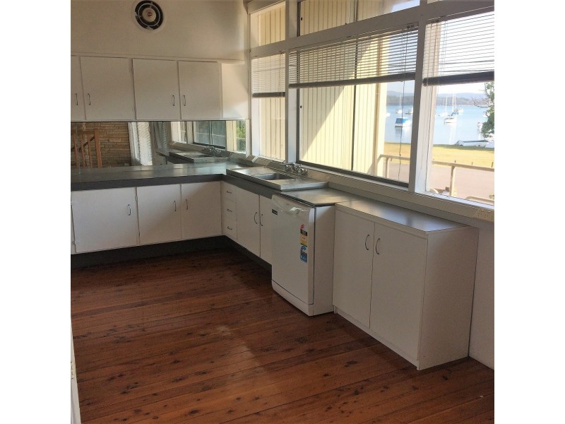 16 Valentine Crescent, Valentine NSW 2280
