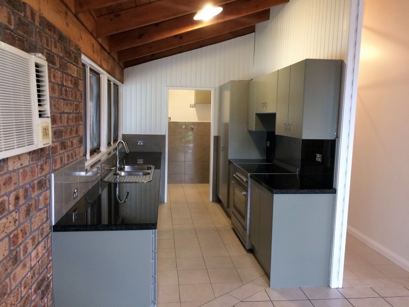 45 Ian Street, Eleebana NSW 2282