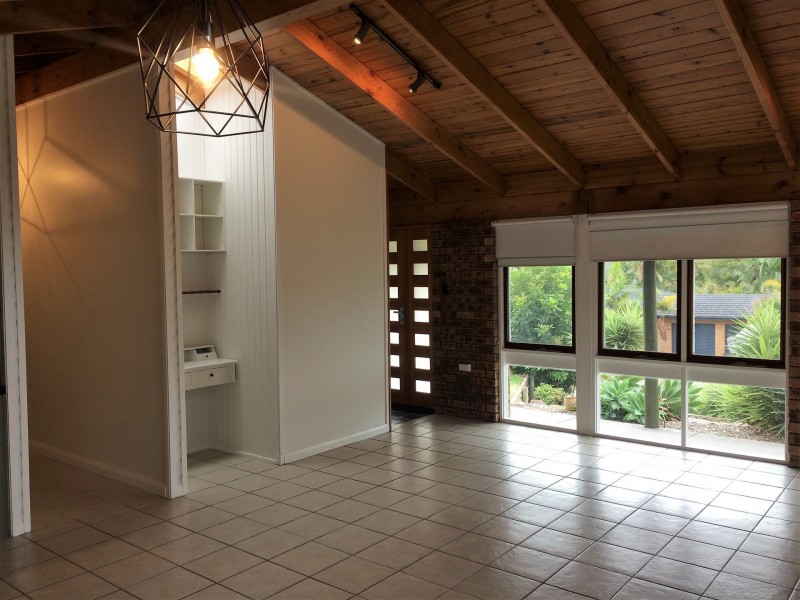 45 Ian Street, Eleebana NSW 2282