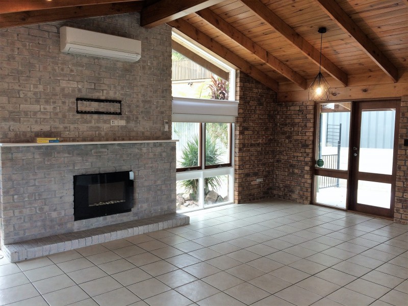 45 Ian Street, Eleebana NSW 2282