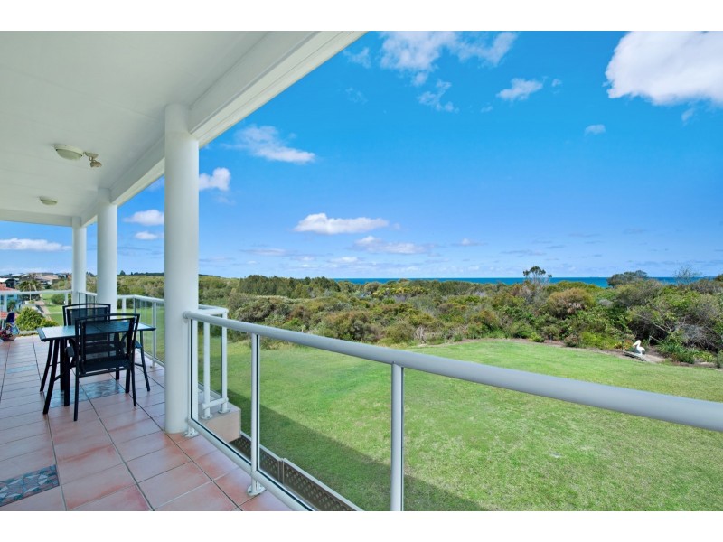 15 Galleon Grove, Caves Beach NSW 2281