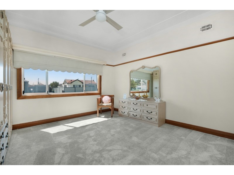 25 Thompson Street, Belmont South NSW 2280