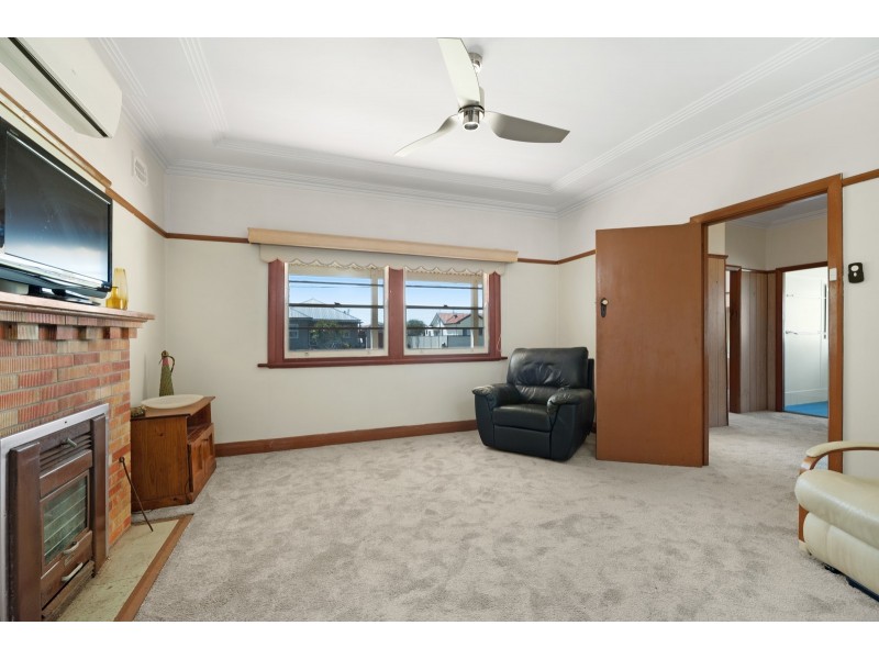 25 Thompson Street, Belmont South NSW 2280