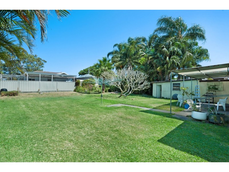 25 Thompson Street, Belmont South NSW 2280