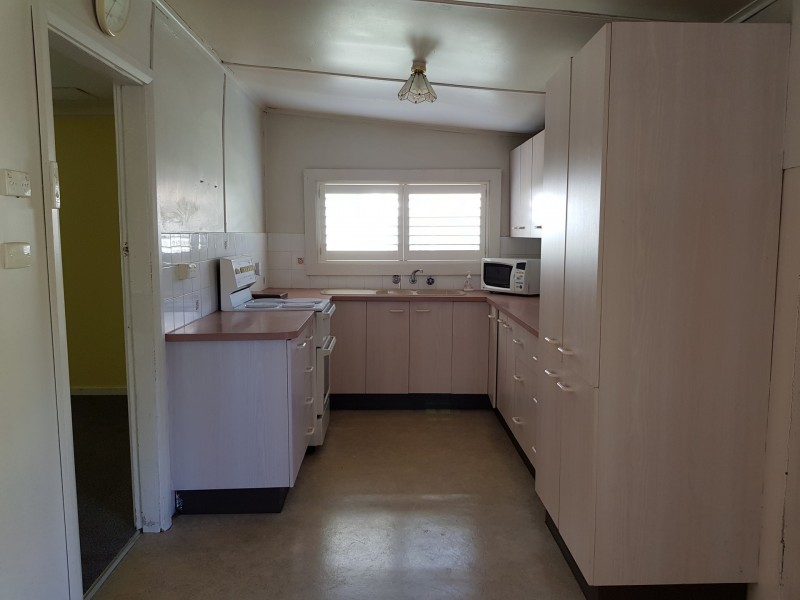 33 Herbert Street, Belmont NSW 2280