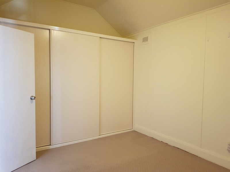 33 Herbert Street, Belmont NSW 2280