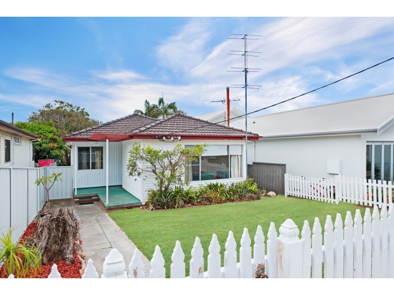 15 Stokes Street, Redhead NSW 2290