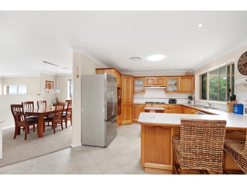 11 Desreaux Close, Eleebana NSW 2282