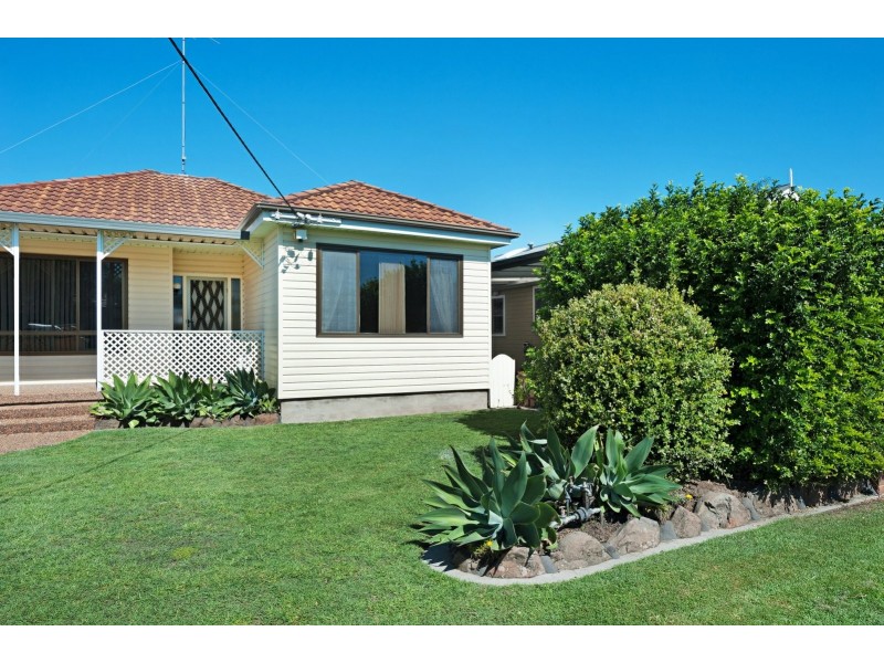 24 Hitchcock Avenue, Belmont NSW 2280