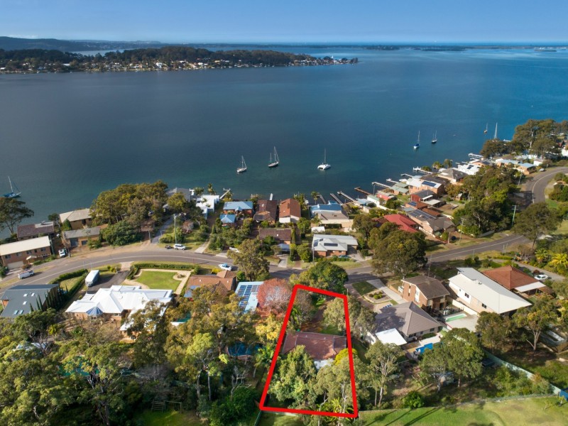 70 Fishing Point Road, Fishing Point NSW 2283