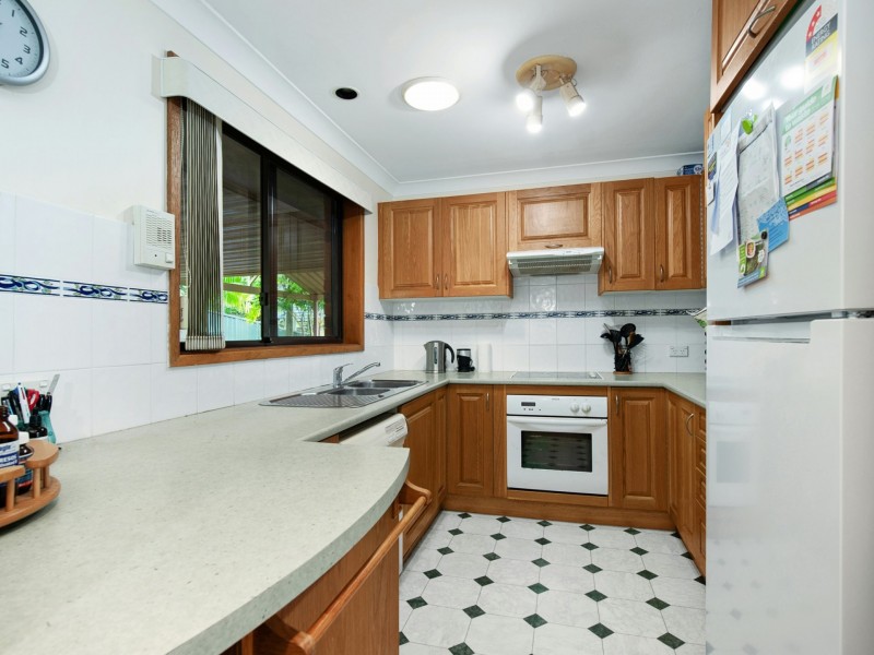 70 Fishing Point Road, Fishing Point NSW 2283