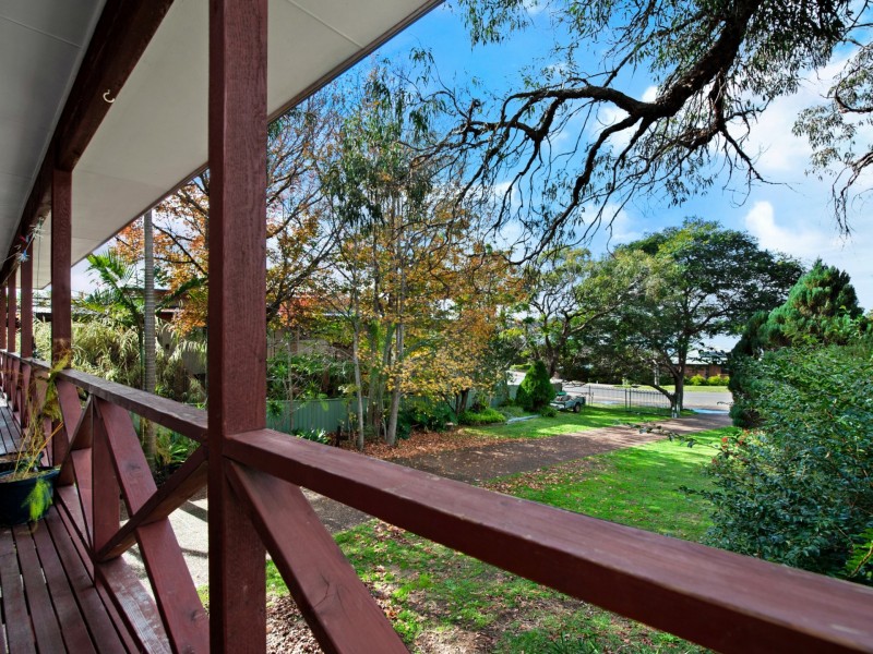 70 Fishing Point Road, Fishing Point NSW 2283