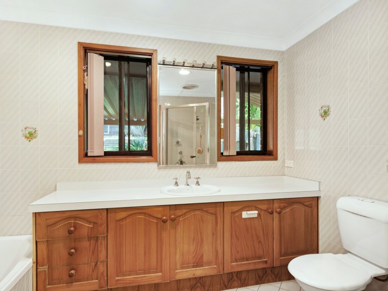 70 Fishing Point Road, Fishing Point NSW 2283