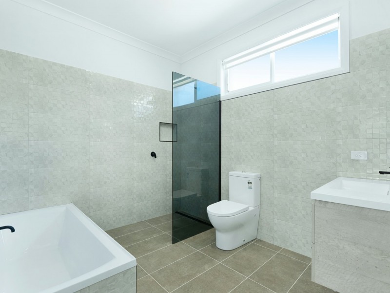 12 Clara Street, Belmont South NSW 2280