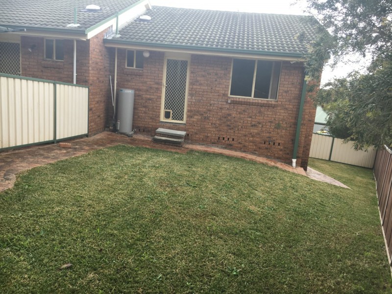 4/34 Bimbadeen Close, Belmont North NSW 2280