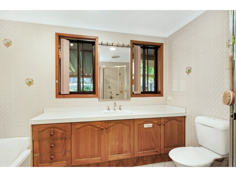 70 Fishing Point Road, Fishing Point NSW 2283