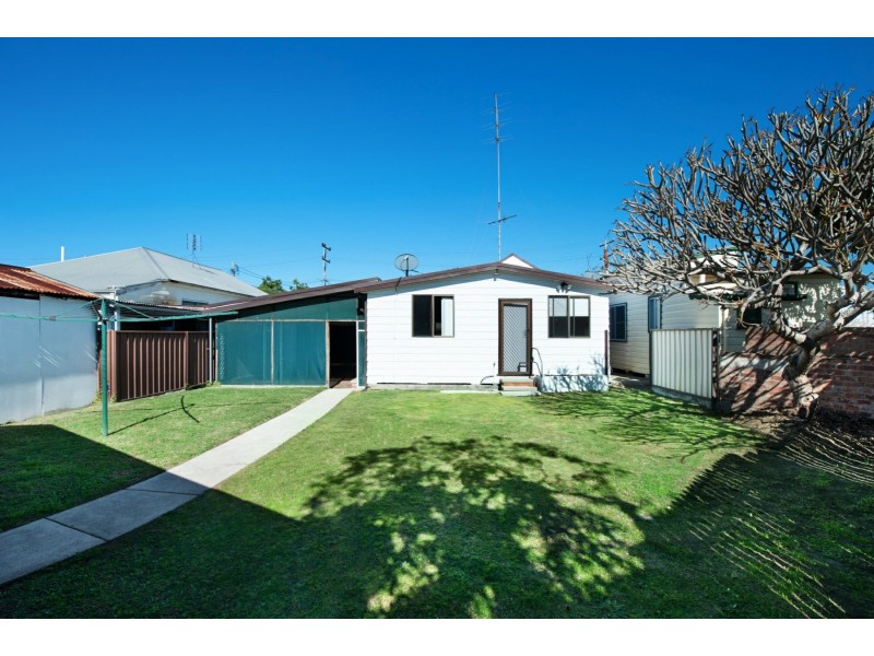 11 Turner Street, Belmont NSW 2280