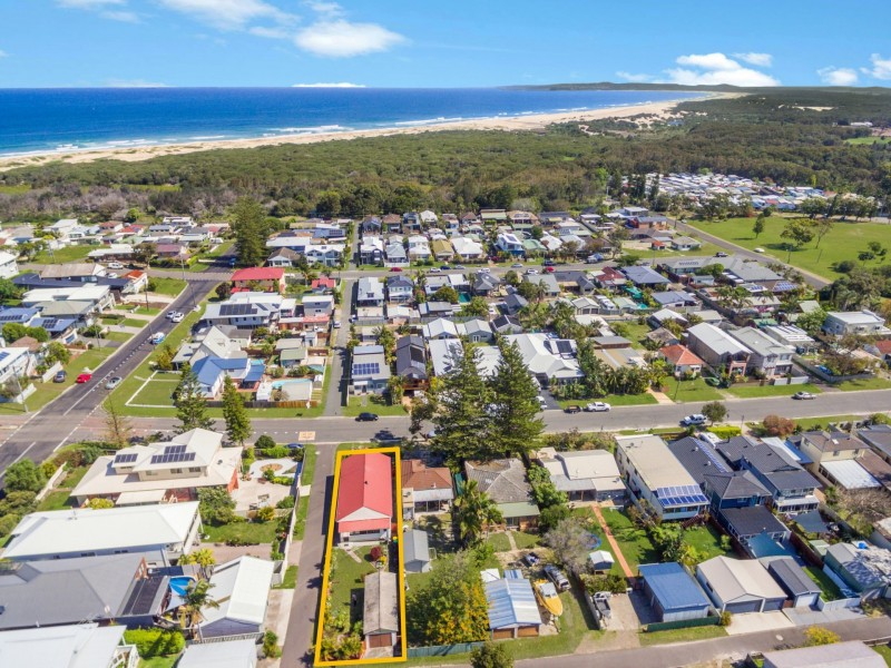 29 Brown Street, Redhead NSW 2290