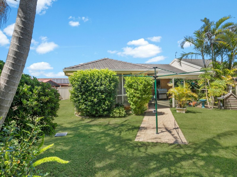 1/8 Caves Court, Caves Beach NSW 2281