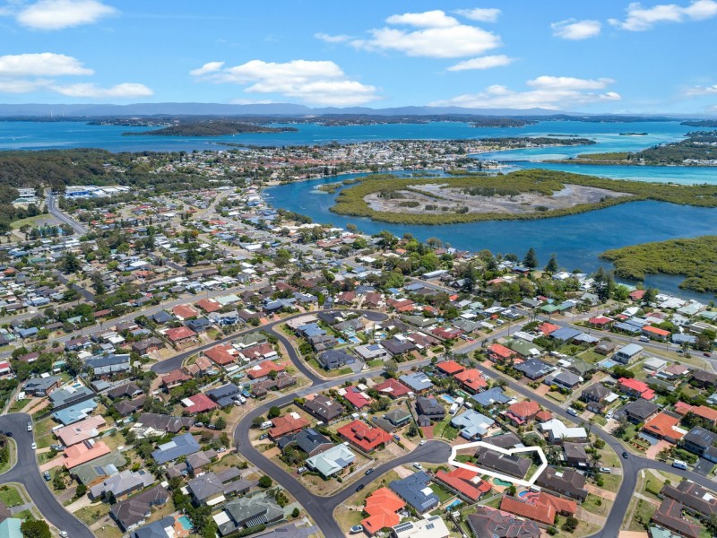 1/8 Caves Court, Caves Beach NSW 2281