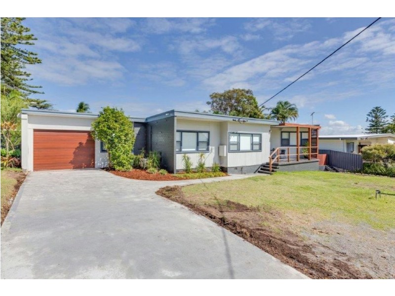 2 Taylor Crescent, Warners Bay NSW 2282
