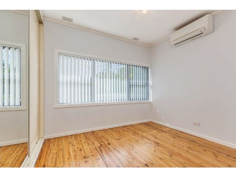 2 Taylor Crescent, Warners Bay NSW 2282