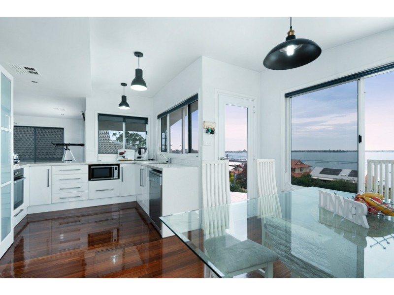 95 Ross Street, Belmont NSW 2280