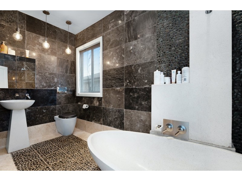 95 Ross Street, Belmont NSW 2280