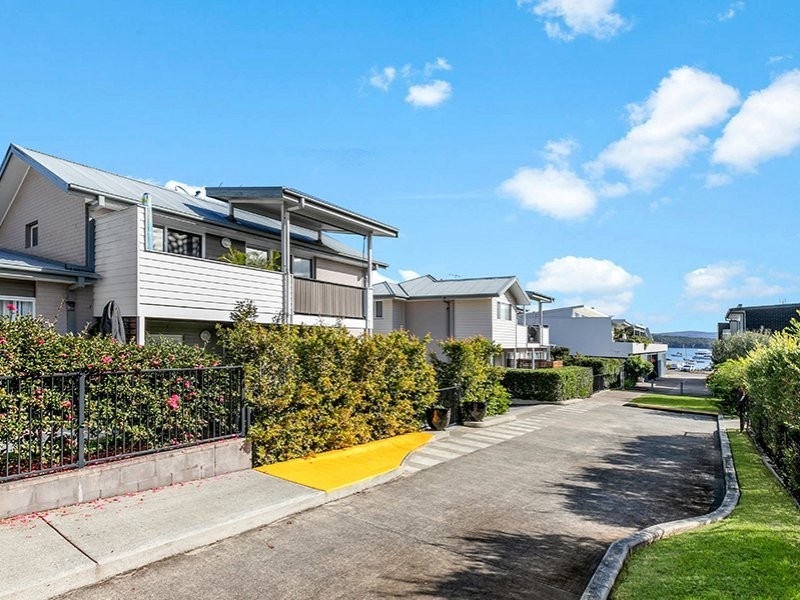 4/12 Berringar Road, Valentine NSW 2280