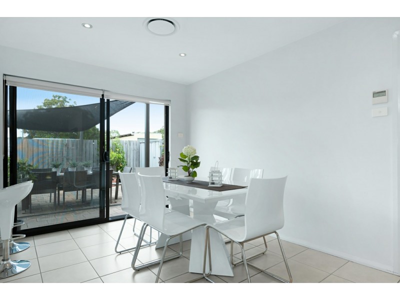 2/348 Pacific Highway, Belmont North NSW 2280