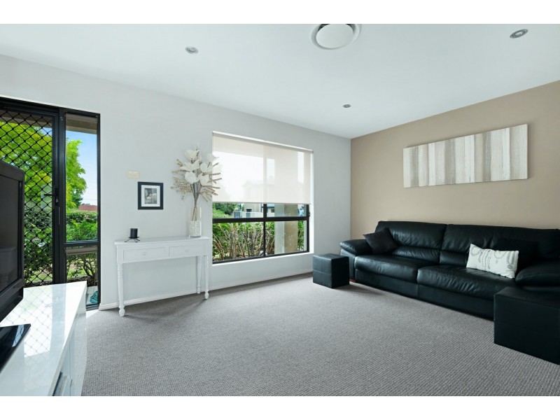 2/348 Pacific Highway, Belmont North NSW 2280