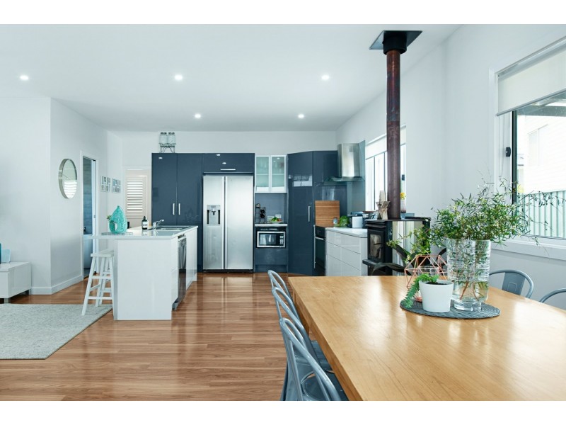 9 Jean Street, Belmont NSW 2280