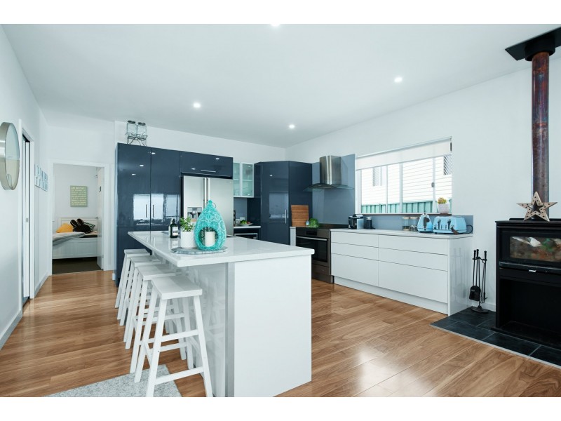 9 Jean Street, Belmont NSW 2280